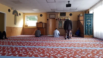 Централна Джамия На Аренсбург • Masjid logo
