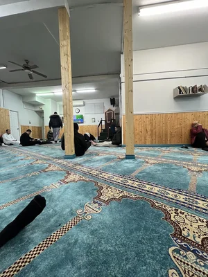 Centre Communautaire Islamique De L'Est Sahaba — Masjid logo