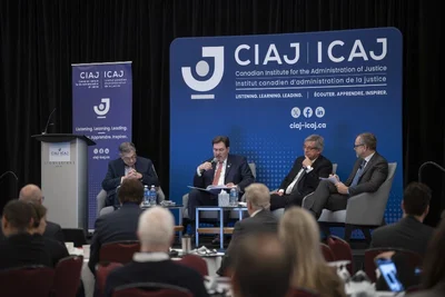 Ciaj • Masjid logo