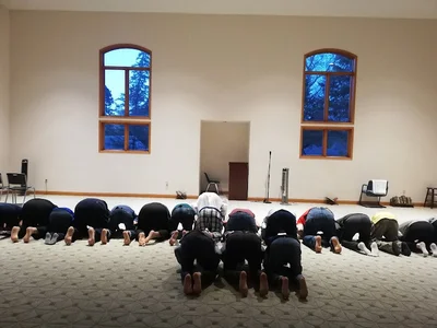 Darul Arqum Islamic Center • Masjid logo