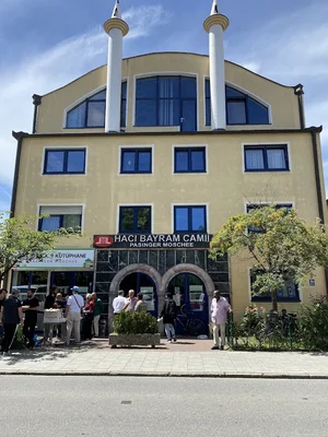 Ditib - Türkische Islamische Gemeinde Zu München E.V • Masjid logo