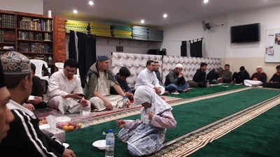 Iqro Centre • Masjid logo