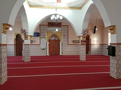 مسجد عقبة بن نافع اولاد رحمون المدية - Khams Djouamaa • Masjid logo