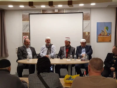 Kulturverein Albanischer Muslime - Xhamia "Vëllazërimi"مسجد • Masjid logo