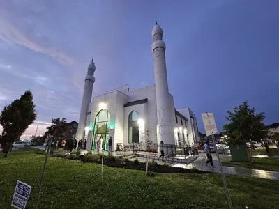 Masjid Usman(Pickering Islamic Centre) • Masjid logo