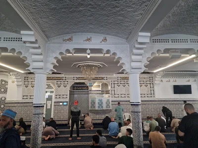 Mesquita Iqrà (Lee) Per A La Pau مسجد اقرأ للسلام • Masjid logo