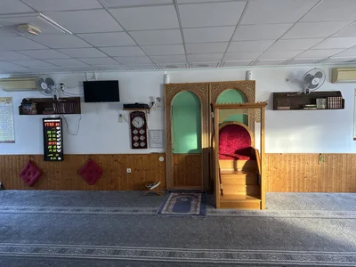 مسجد بدر - Mezquita Badr • Masjid logo