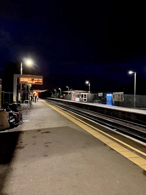 Moreton Station • Masjid logo